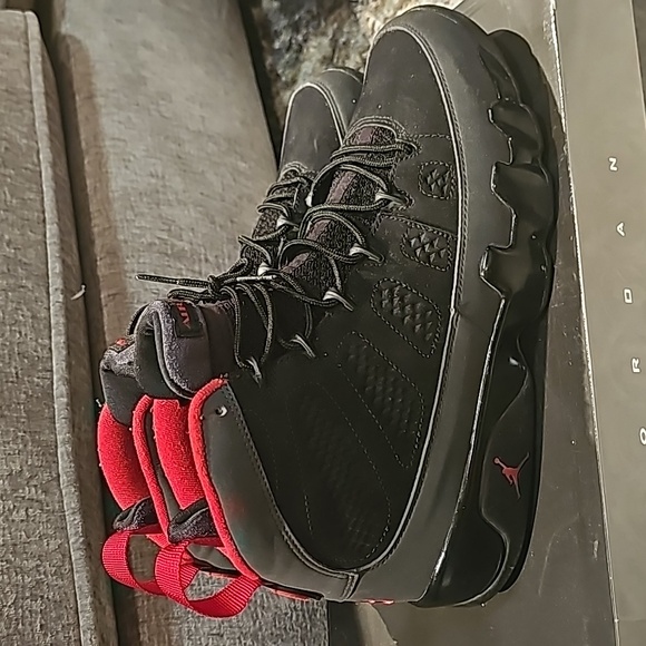 Air Jordan 9 Retro - Picture 4 of 8